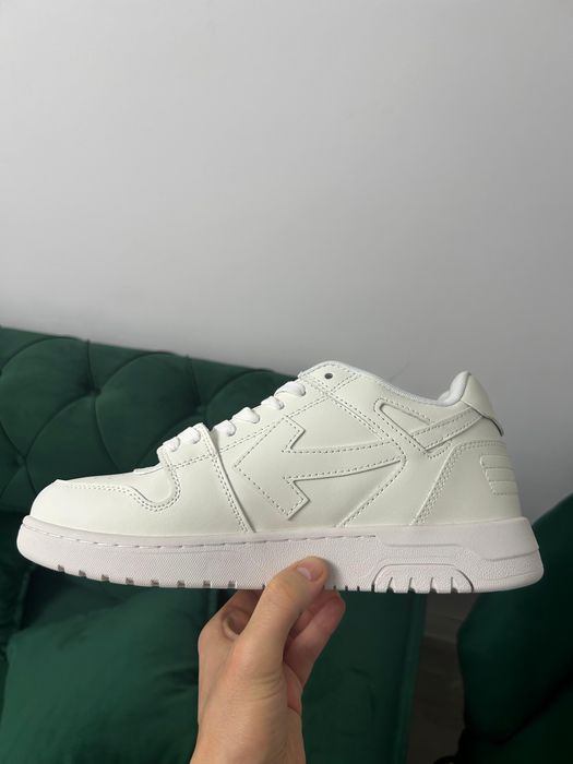 OFF-WHITE Out Of Office”For Walking”