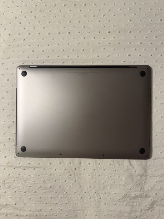 MacBook Pro 15" 2017 | i7 2.9 GHz | 16 GB RAM | SSD 512 GB | Impecabil