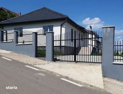 Case tip duplex la cheie,3 cam,teren 250 mp, in Nazna, Sancrai