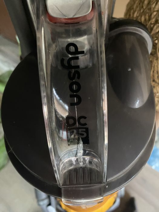 Прахусмокачки Dyson DC Различни видове