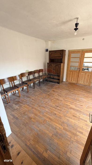 Casă în Valea Viilor – proprietate spațioasă cu teren de 1400 mp