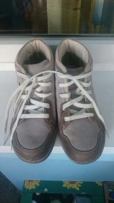 Детски обувки Clarks много запазени - нова цена