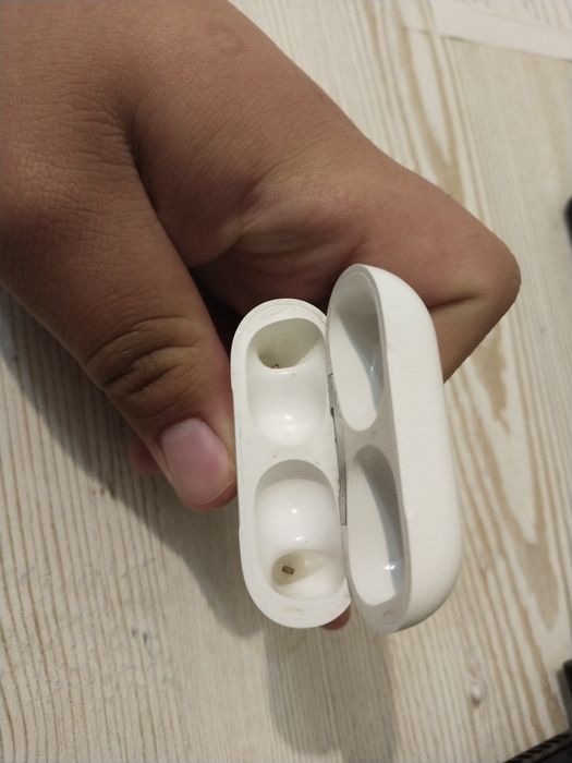 Продам работающие кейсы от airpods pro 1/2