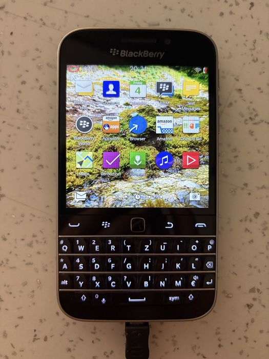 Vând Blackberry Classic 16 GB