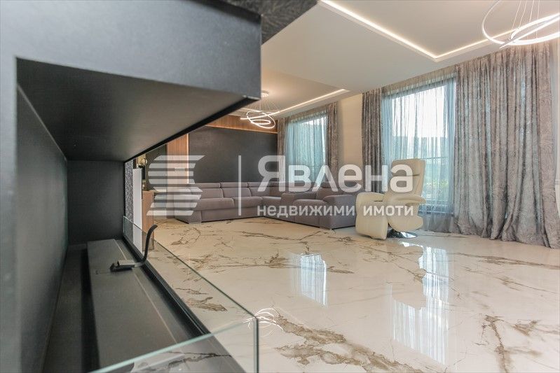 Продава се Многостаен апартамент в София, Кръстова вада - 270 кв.м за 2723 €/кв.м - Снимка #2