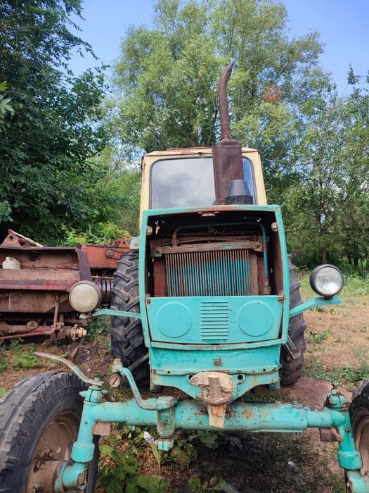 Трактор с прессом