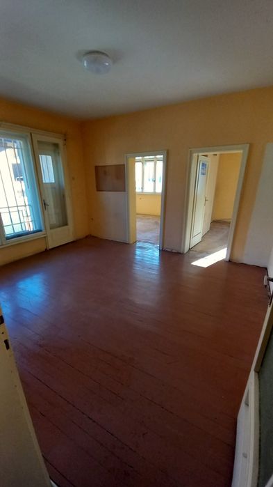 Дава се под наем Етаж от къща в Самоков - 120 кв.м за 561 € - Снимка #2