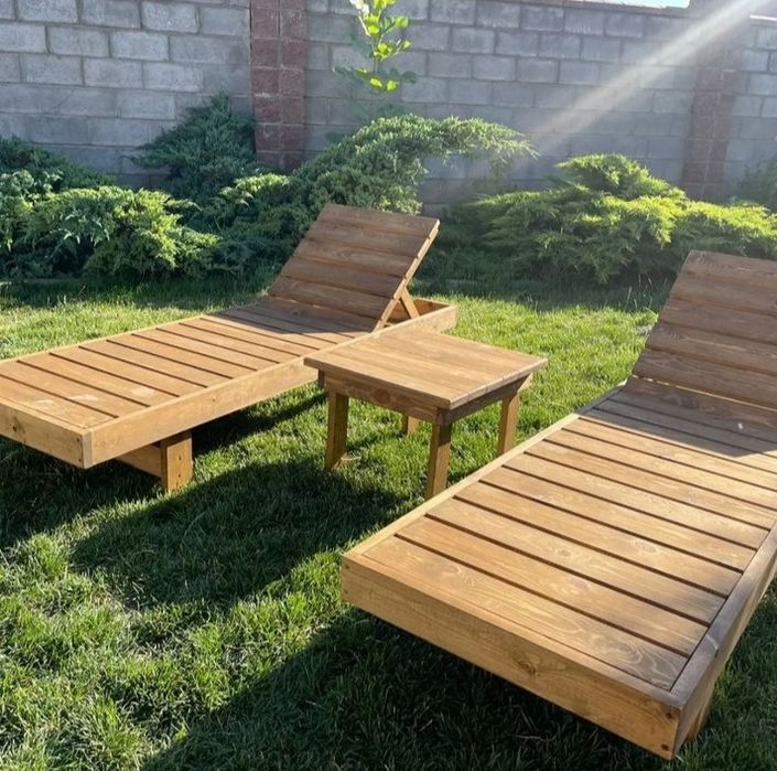 Шезлонг-лежак из дерева