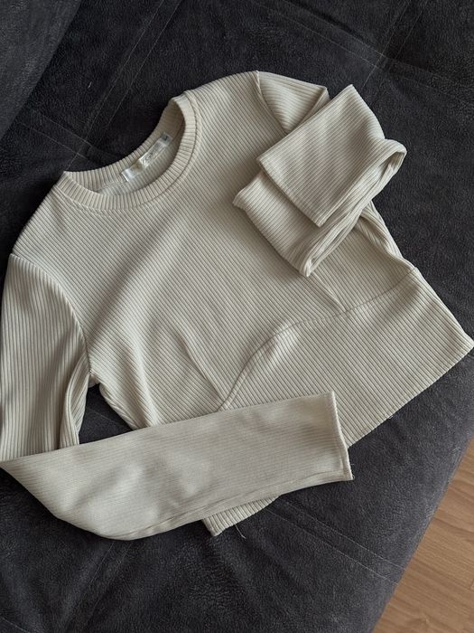 Все по 3000. Базовое черное худи оверсайз