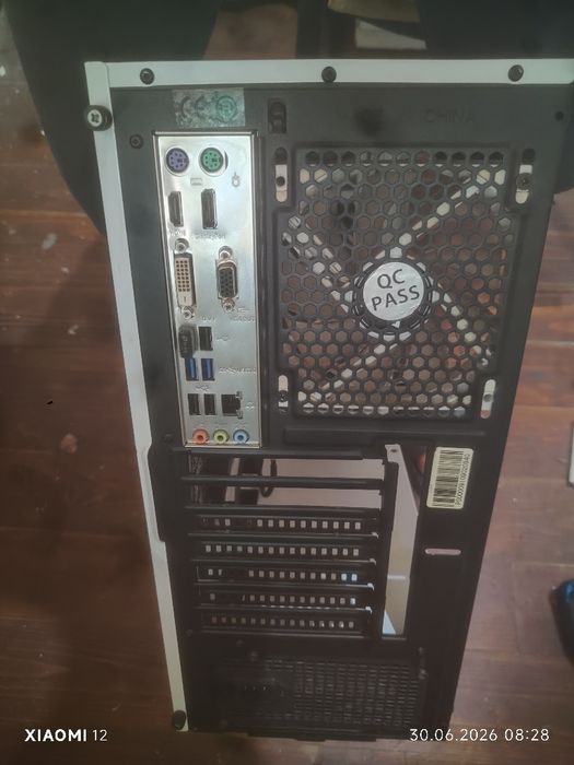 Vand urgent pc i3 16 gb ram
