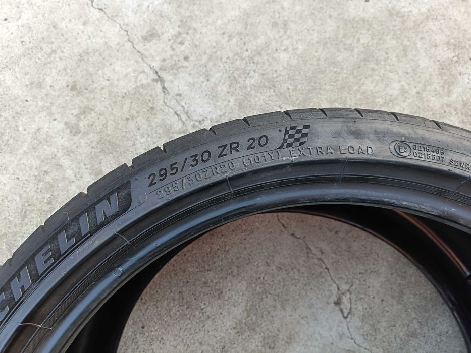 O anvelopa de vara 295 30 20 michelin pilot sport 4S