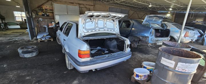 Brat stergator dreapta Volkswagen VW Vento prima generatie