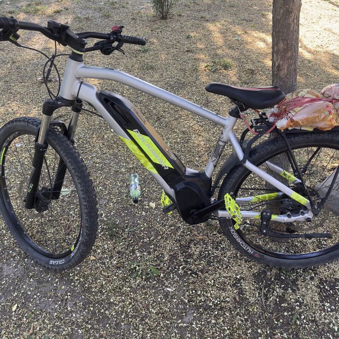 Schimb bicicleta sau vind bicicleta merge impecabil