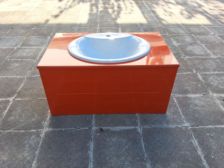 Продавам мивка- Видима, вградена във водоустойчиви панели.