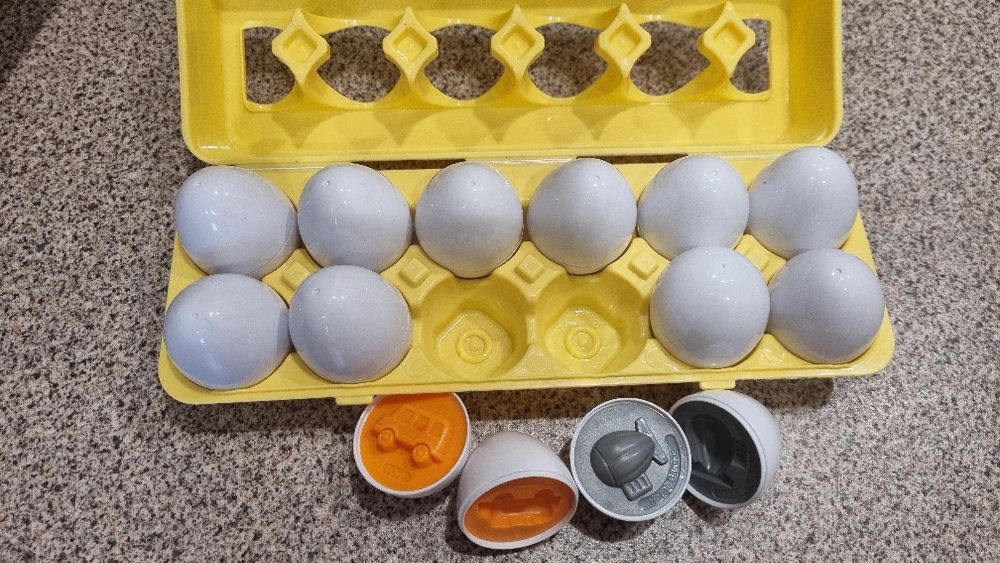 Продам игрушечные яйца