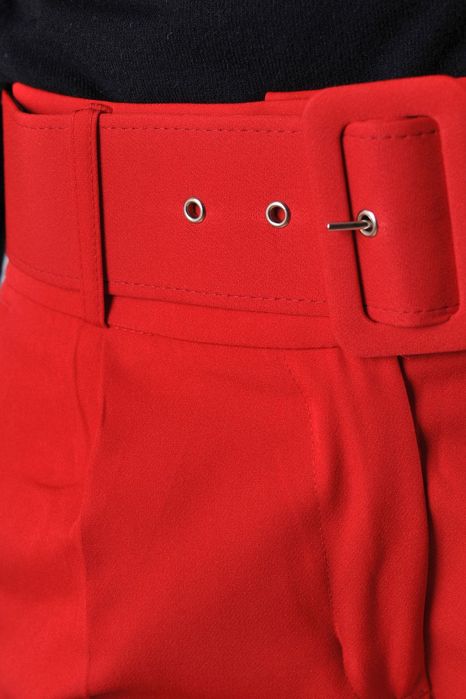 Червен панталон с висока талия