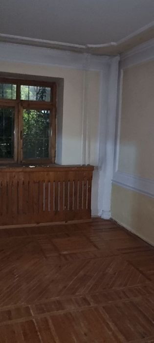 Kvartira 5 xona 1chi etaj faqat oylaliga beriladi