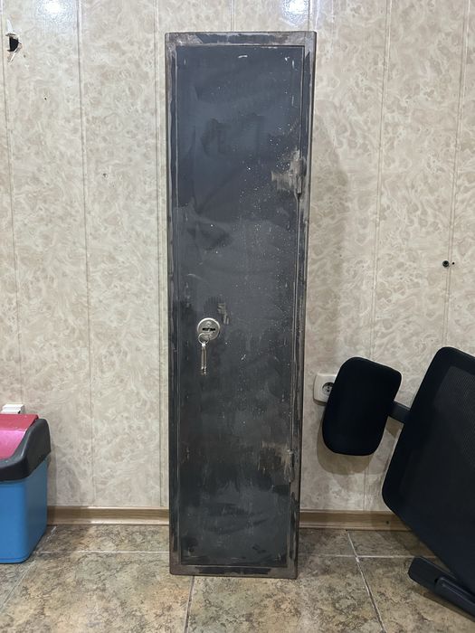 Продам сейф.