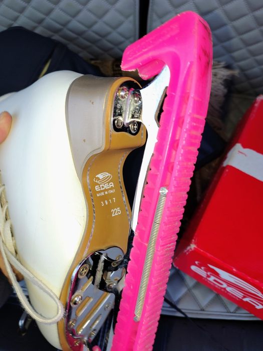 Продам коньки idea