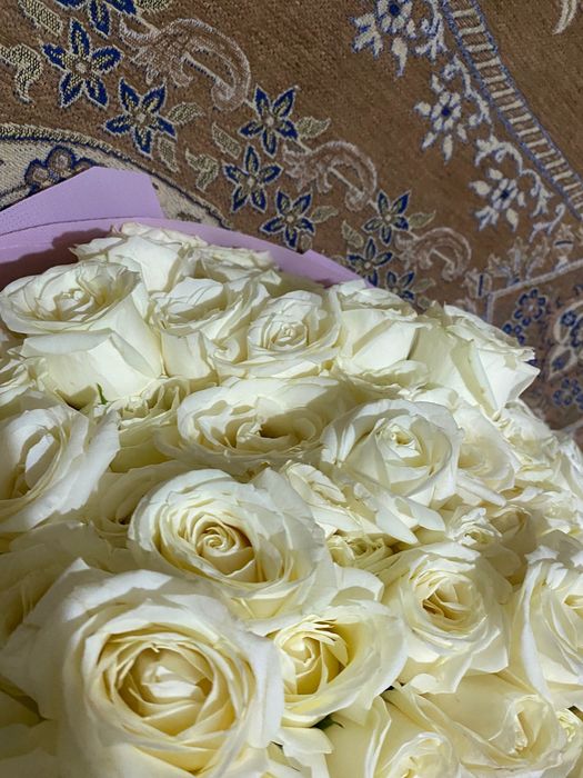 Цветы 101, белые пышные свежые