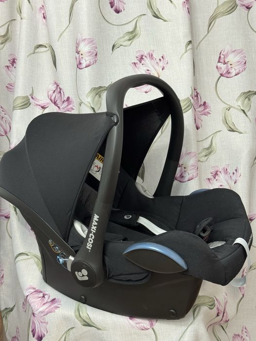 Продам автолюльку Maxi-Cosi CabrioFix 0+ (до 13 кг), цвет — чёрный