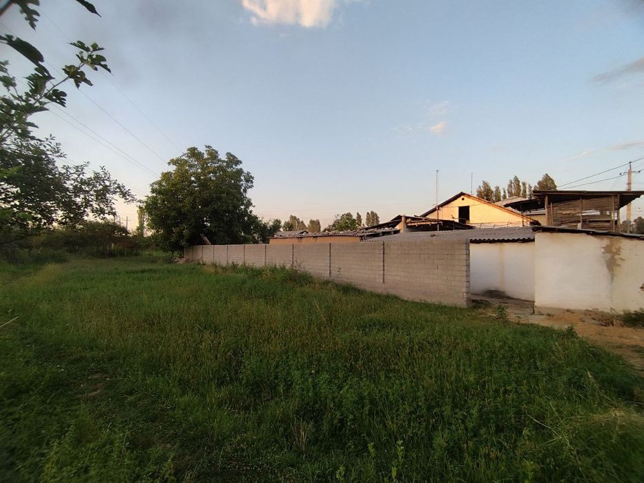 Продаётся Дом в центре Янгибазара.