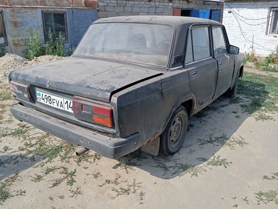 Продам ваз 2105.
