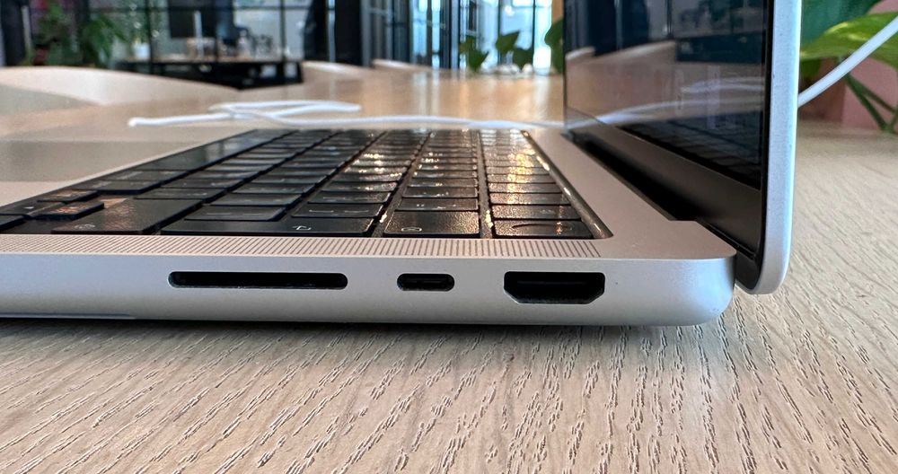 Apple MacBook Pro 14'' 2021 M1 PRO 16RAM 512GB SSD Silver A2442