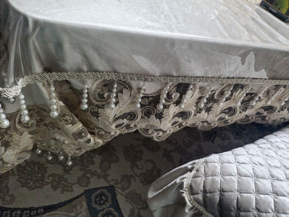 Чехли для стуля, пастельные белье, дастурхан с бусинками и шторы