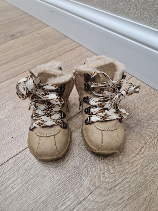 Продам ботинки детские  Армани