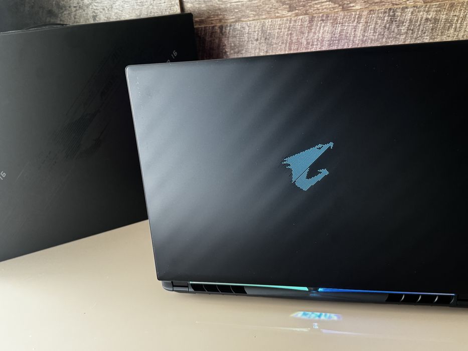 Gigabyte AORUS Master 16 BYH – RTX 5080 16GB | Intel Core Ultra 9 275HX | OLED 240Hz | Ca nou
