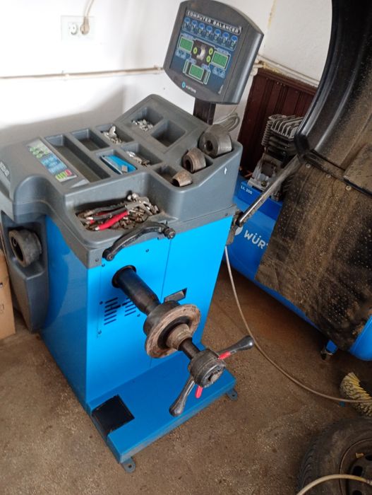 Se vinde aparat dejantat ,aparat echilibrat și compresor