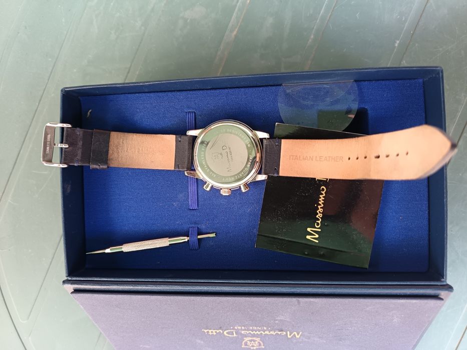 Продавам часовници работещи