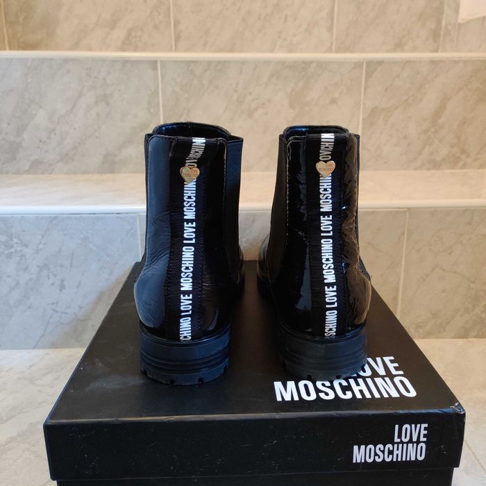 LOVE MOSCHINO  зимни дамски боти