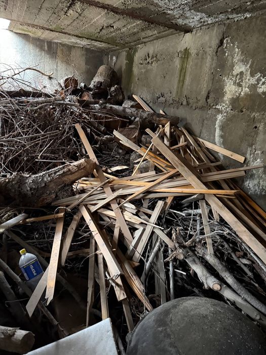 Утин сотилади, кунда шоха тахта