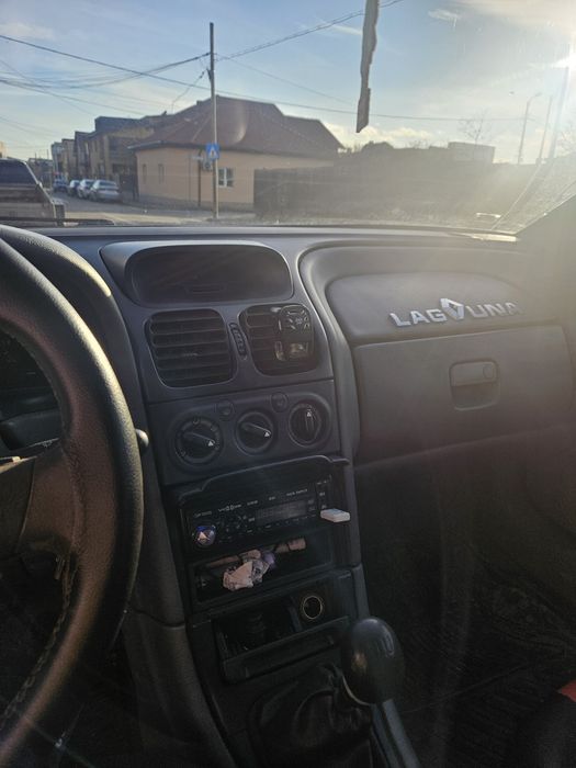 Vând Renault Laguna