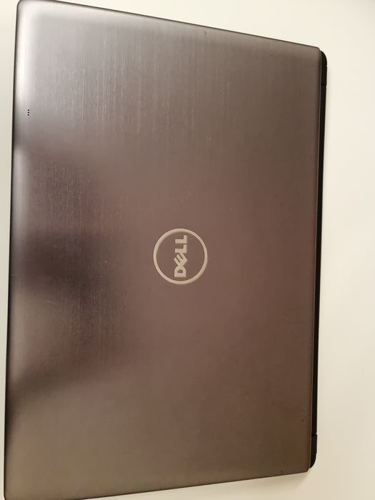 Лаптоп Dell Vostro 14-5480 с 2 неработещи клавиша