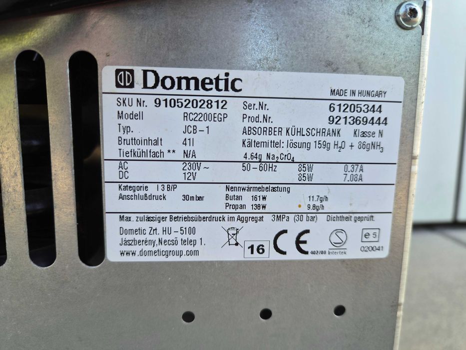 Lada frigorifica hibrid/absorbtie Dometic RC2200EGP - 41L (Gaz 30 mbar / 230V / 12V)