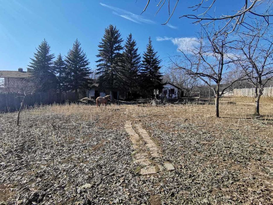 Парцел във вилна зона Лозята   с.Желява