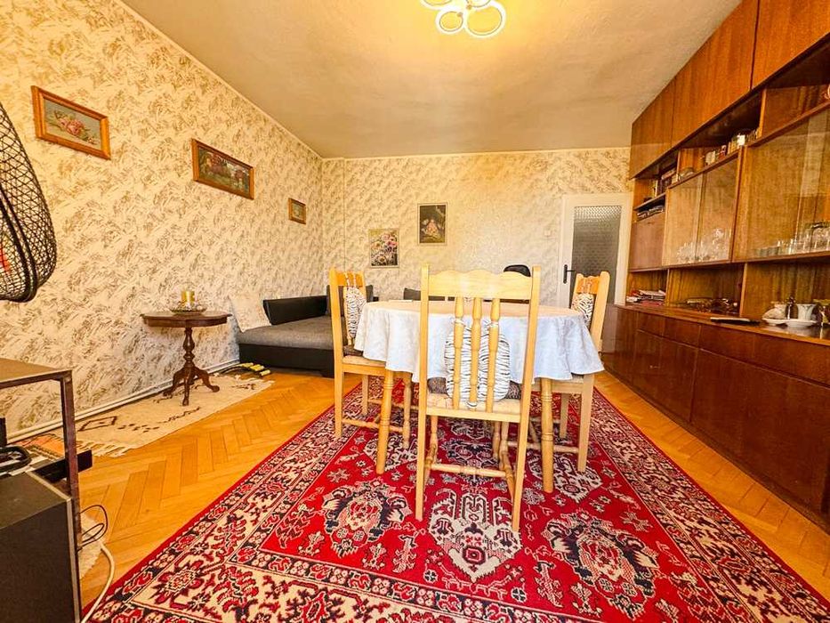 Продава се Тристаен апартамент в Русе, Център - 87 кв.м за 1472 €/кв.м - Снимка #9