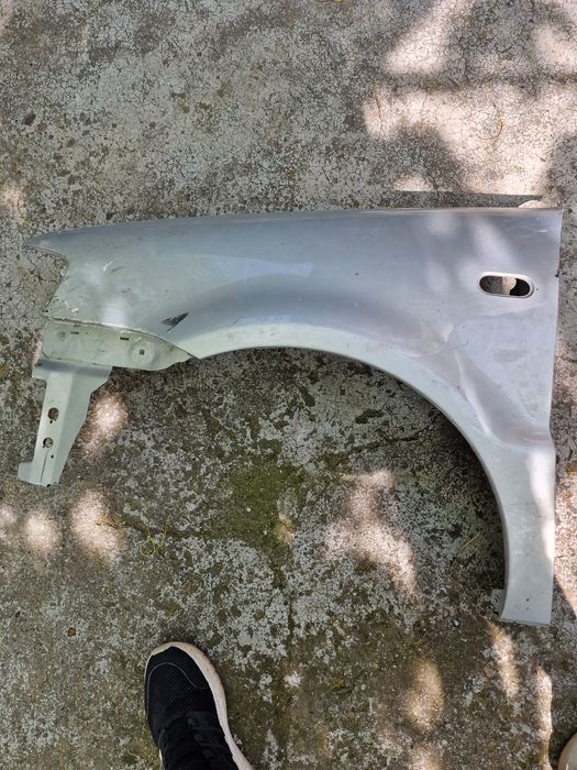 Преден ляв калник (сив) за VW Polo, 2000г.