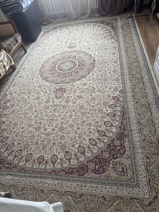 Продам коверь размер 5 на 4