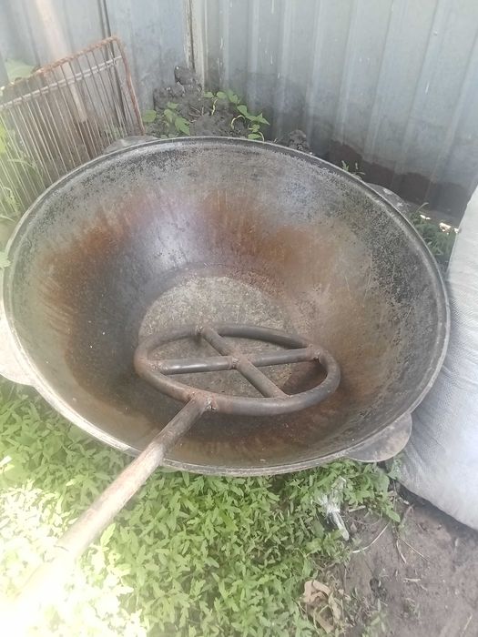 продам Чугунный казан