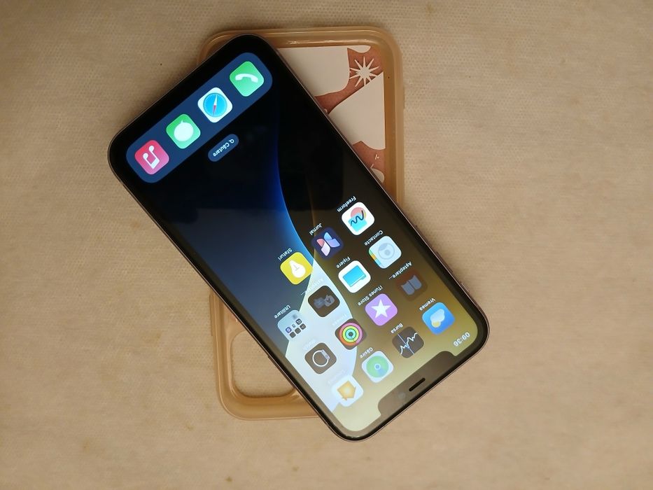 Apple Iphone 11 perfect functional + husa si cablu