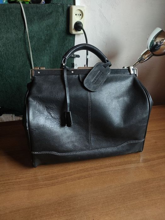 Вместительные сумки, кожа