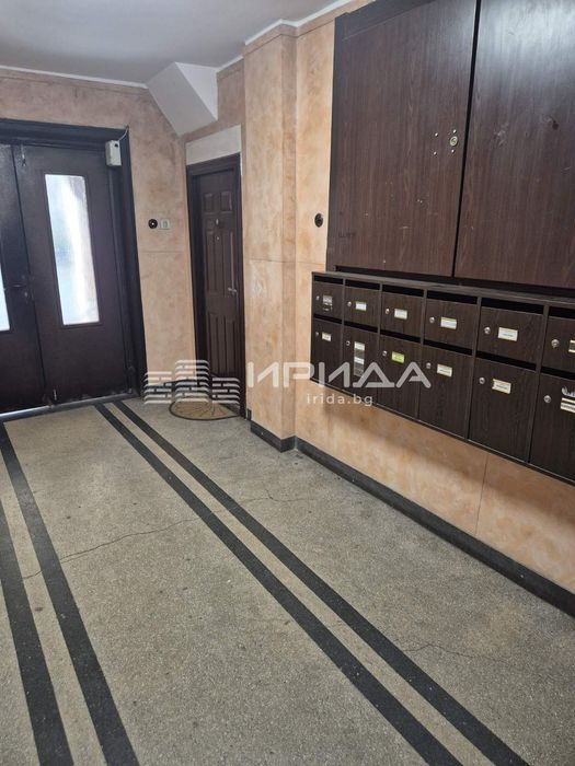 Просторен апартамент в кв. Яворов