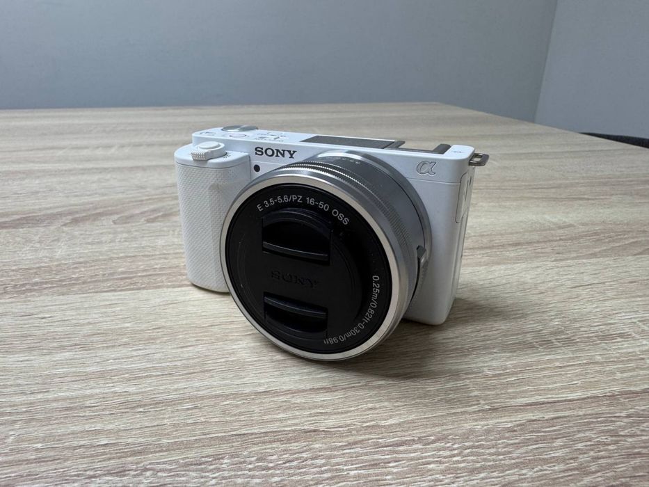 Фотокамера Sony ZV-E10