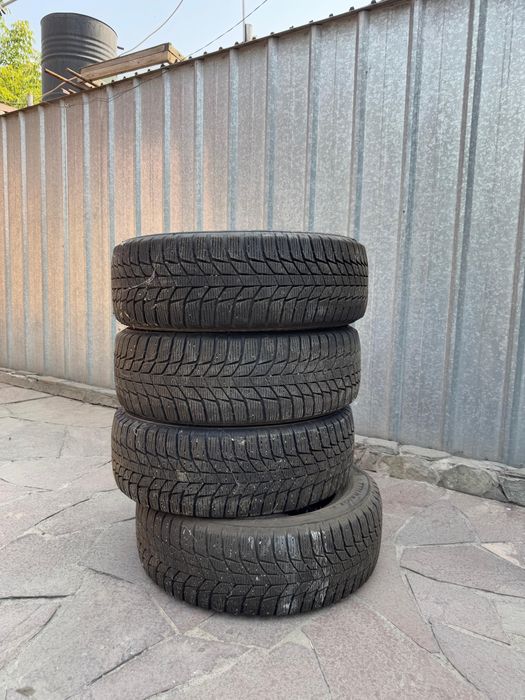 Зимние шины в хорошем состоянии