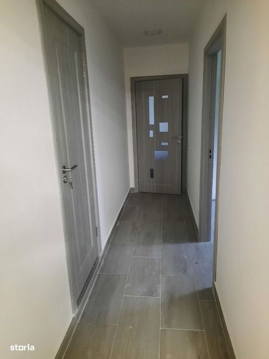 Ofer spre inchiriere apartament 3 camere.