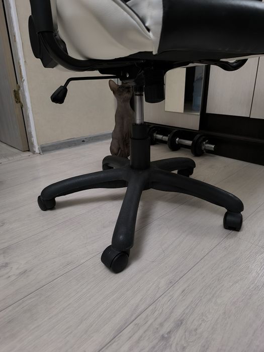 Компьютерное кресло